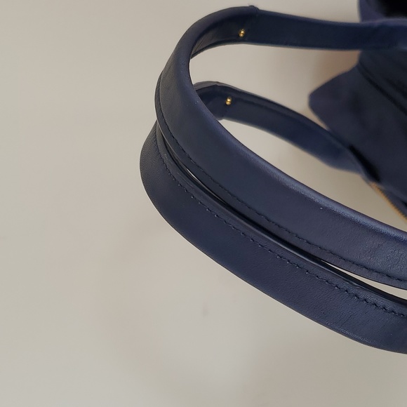 Tumi Voyageur Athens Carry-All Tote / Shoulder Bag in Navy - Picture 10 of 14